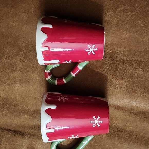 VINTAGE Pair of Red Ceramic Snowman Mugs by "TII Collections", 13 oz - Picture 3 of 10